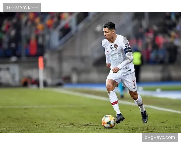 亨克中场新星闪耀赛场,攻防转换成关键先生 亨克中场新星闪耀赛场,攻防转换成关键先生