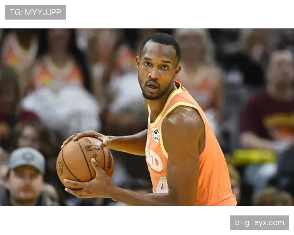 埃文·莫布里内线防守显著提升球队篮板控制力对比新秀表现跃居首位