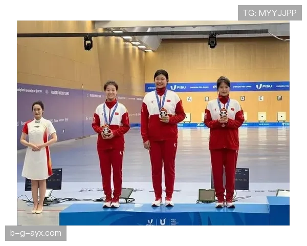 史梦瑶跑步照，运动装看着比我整月工资还贵